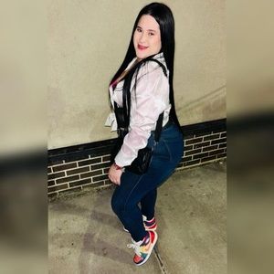 Meet your Posher, Alison